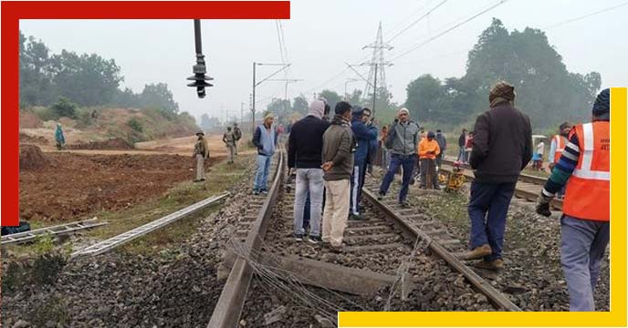 Jharkhand: Maoists blew up the railway line