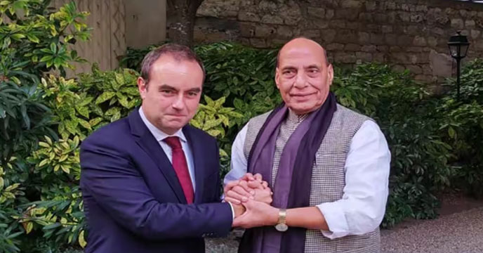 रणनीतिक साझेदारी को ऊंचाइयों पर ले जाने की तैयारी: राजनाथ 1 Rajnath France