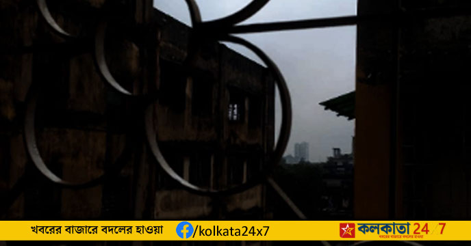 पश्चिम बंगाल में रुक-रुक कर हो रही बारिश 1 Rainy day in Kolkata