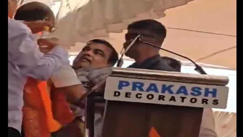 Nitin-Gadkari-Faints
