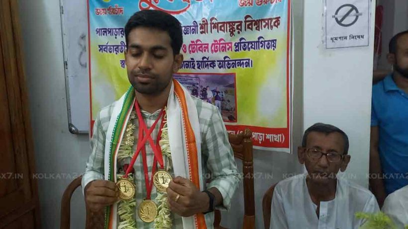 National Table Tennis Champion Shivankur Returns to Nadia, Honored for Gold Win
