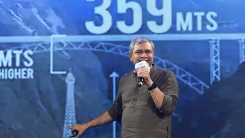 Indian Railways Hired 5 Lakh Employees in a Decade: Minister"