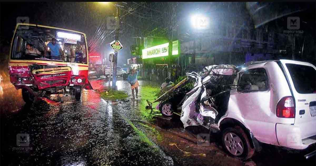 Kerala ,road accident, MBBS, students car crash, Alappuzha , KSRTC,