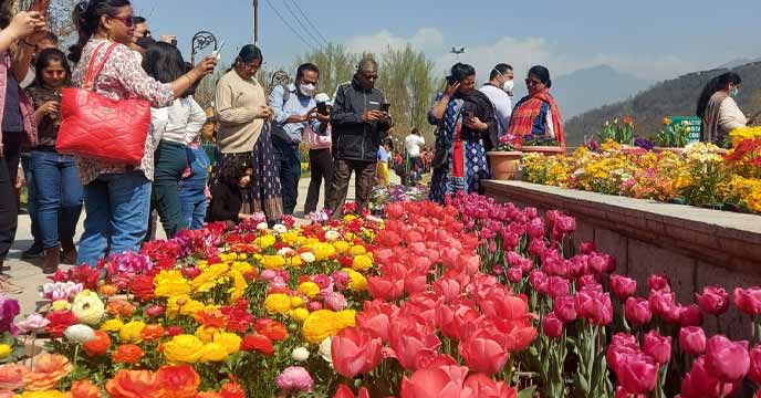 Jammu & Kashmir Tourism Reopens: Lt. Governor Announces Phased Revival of Key Destinations