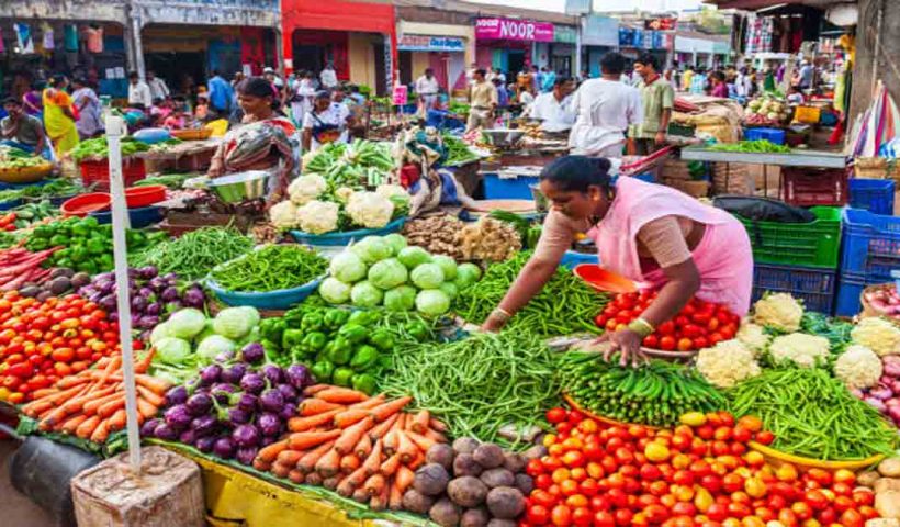 olkata Market Prices Surge: Vegetables, Fish, Meat Strain Budgets