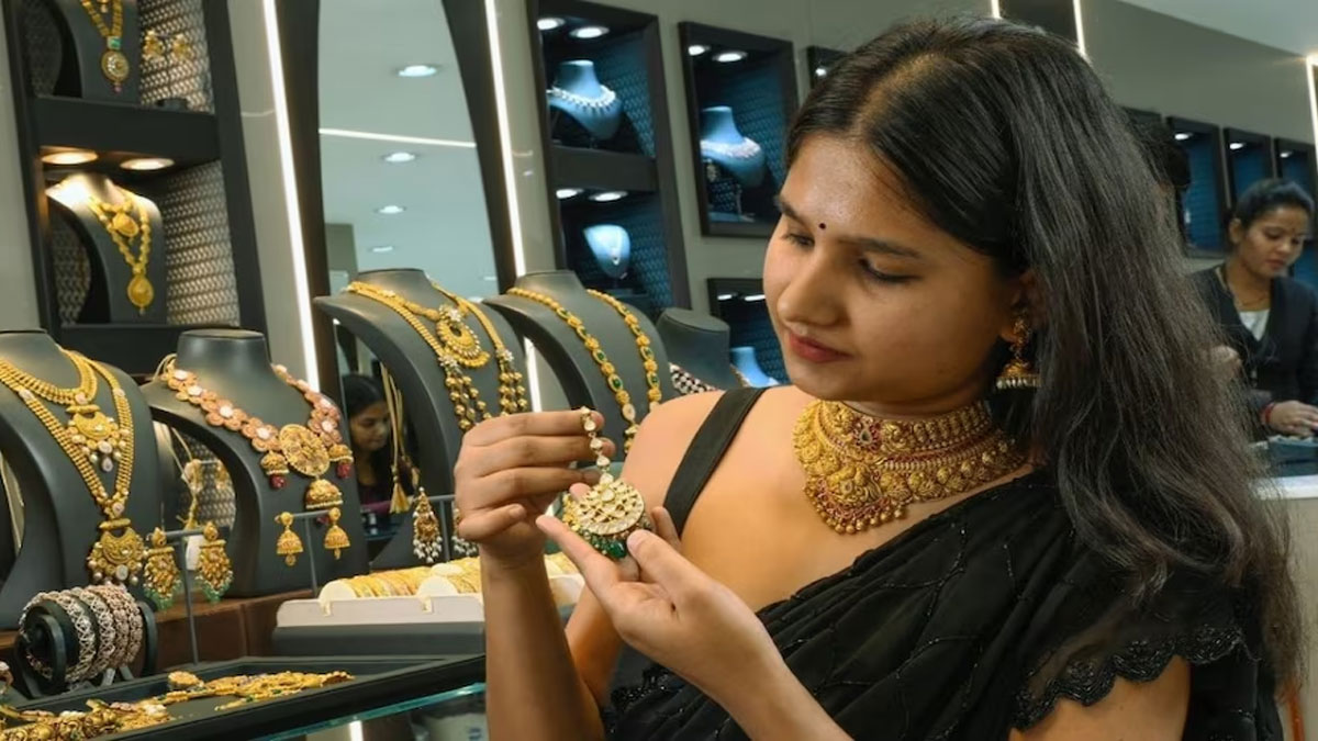 gold-price-today-kolkata-sees-major-drop-in-22k-and-24k-rates