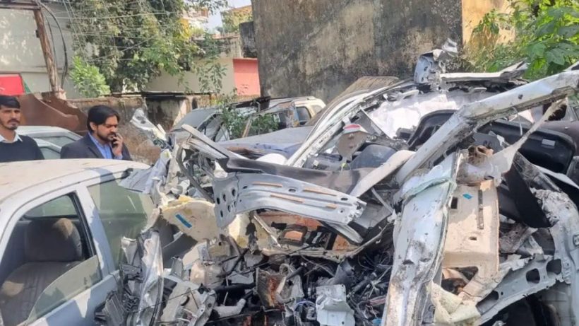 four-up-labourers-die-in-tragic-road-accident-in-uttarakhand-while-returning-home-for-diwali